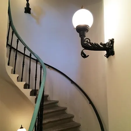 Chestnut & Eliza דירה *