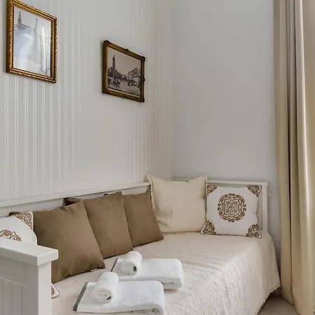 Chestnut & Eliza דירה *