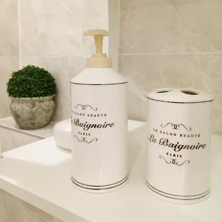 Chestnut & Eliza Budapest