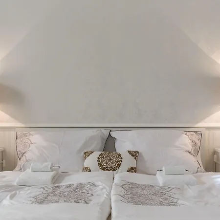 Апартаменты Chestnut & Eliza *