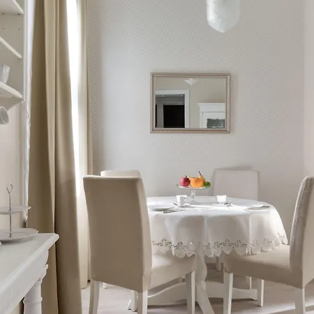 Chestnut & Eliza Апартаменты