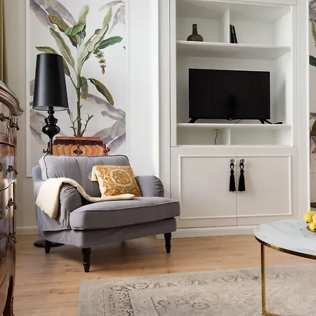 Апартаменты Chestnut & Eliza *