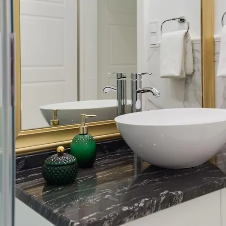 Апартаменты Chestnut & Eliza