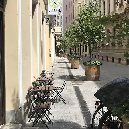 Chestnut & Eliza Будапешт