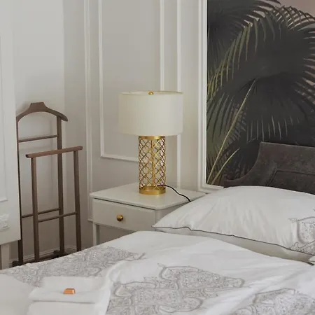 Chestnut & Eliza Будапешт