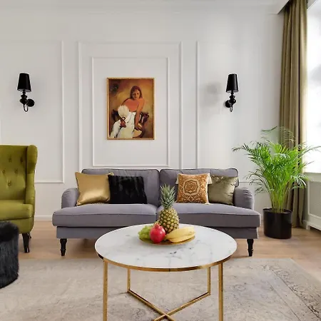 Chestnut & Eliza Apartment *