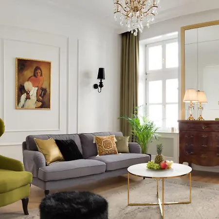 Chestnut & Eliza Apartment *