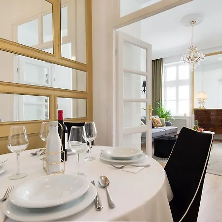 Апартаменты Chestnut & Eliza *