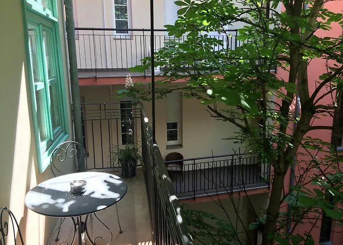 Chestnut & Eliza Lejlighed *